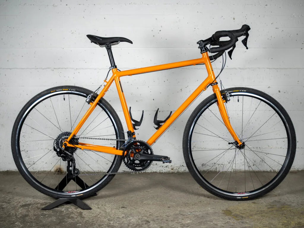 Gravel 700C et freins cantilever