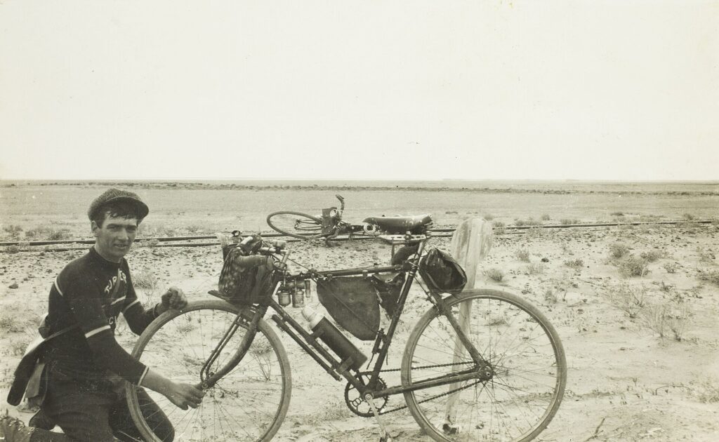 Red Ryko lors de son record de la traversé de l'Australie en 1914