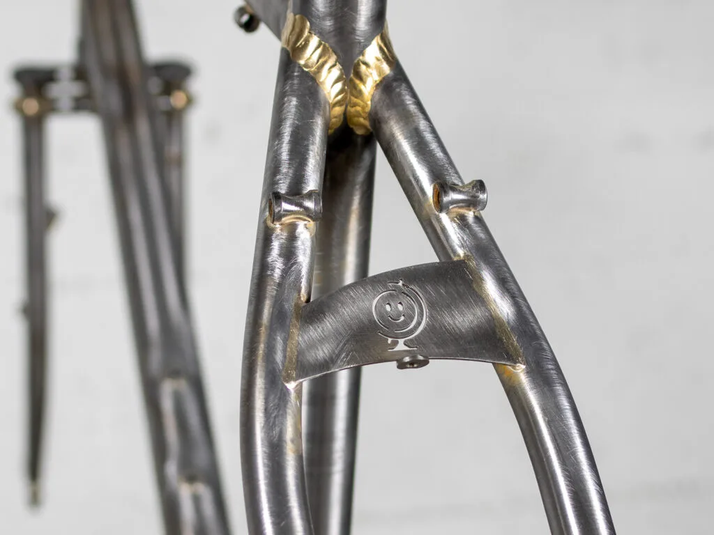 Détail du cadre en acier de l'ADN
