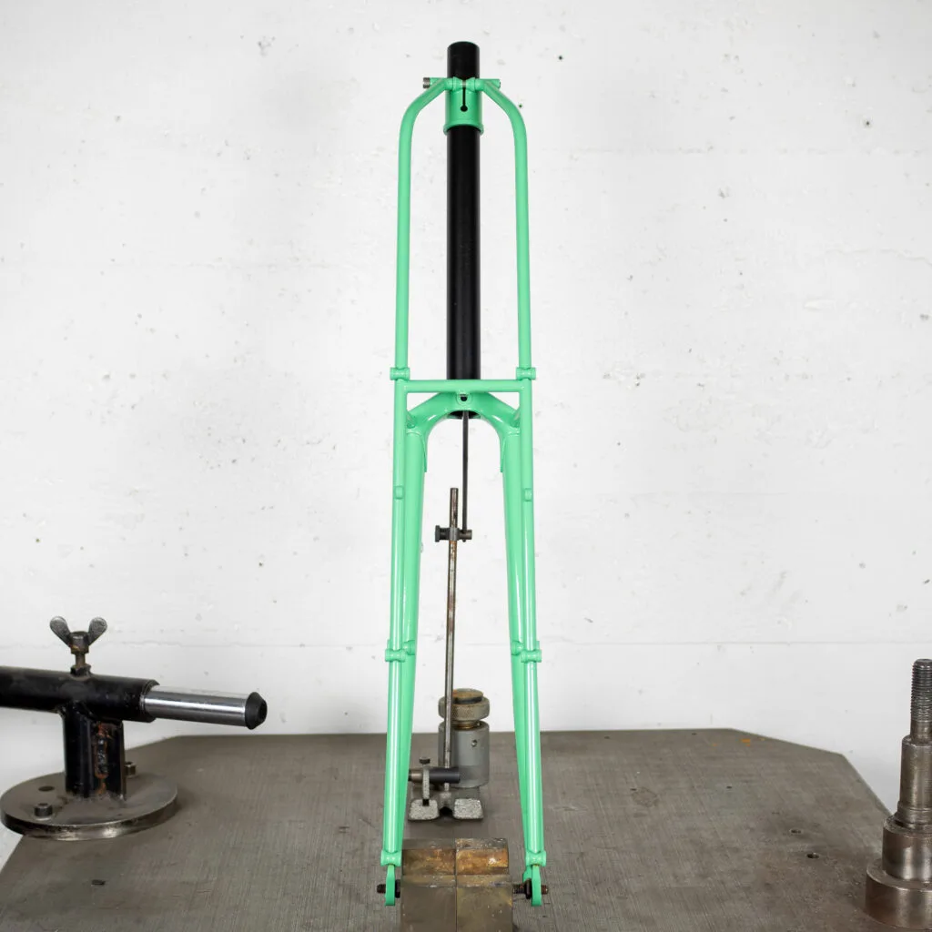Fourche truss de vélo de voyage
