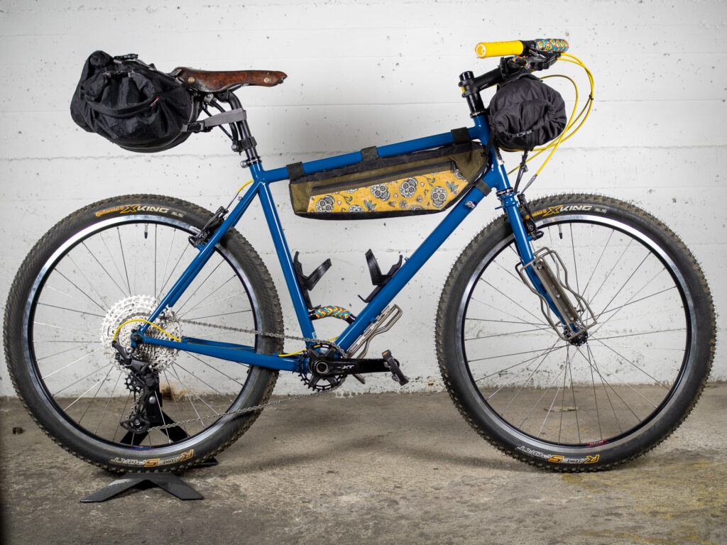 ADN, vélo de voyage tout terrain équipé bikepacking