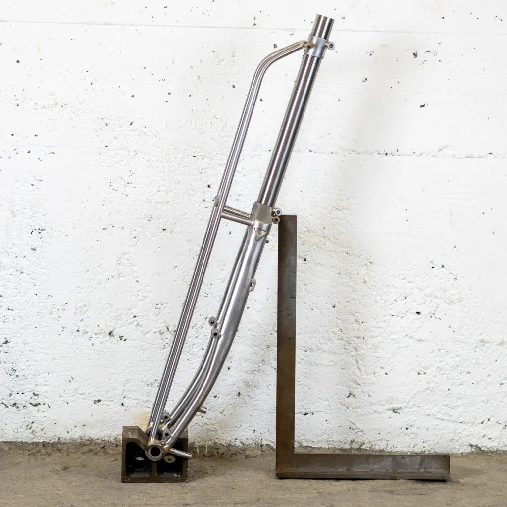 Fourche truss pour vélo de voyage